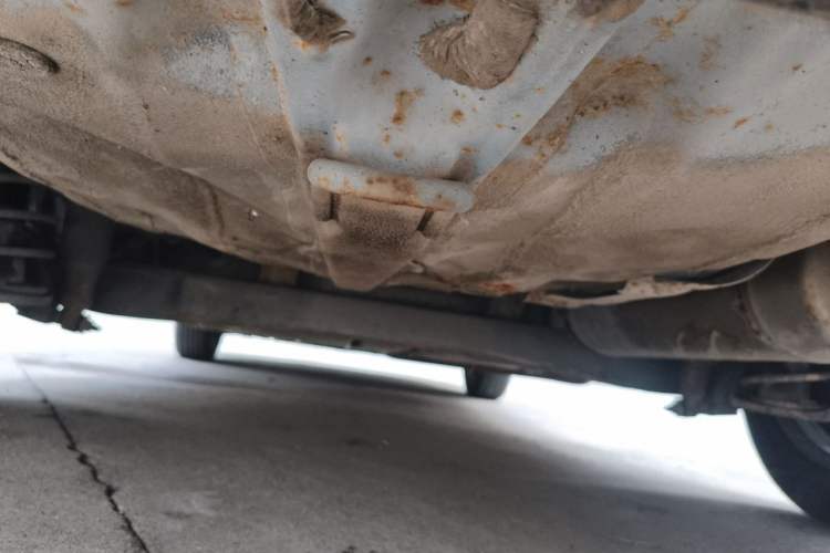 Used Hyundai Verna (older generation) 2010 Sedan 1.4L Manual Comfort GS Chassis Rear