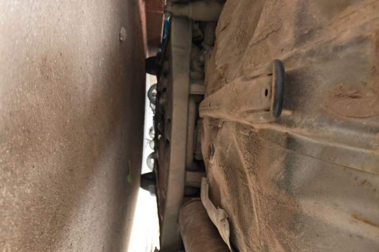 Used Hyundai Verna (older generation) 2010 Sedan 1.4L Manual Comfort GS Chassis Rear