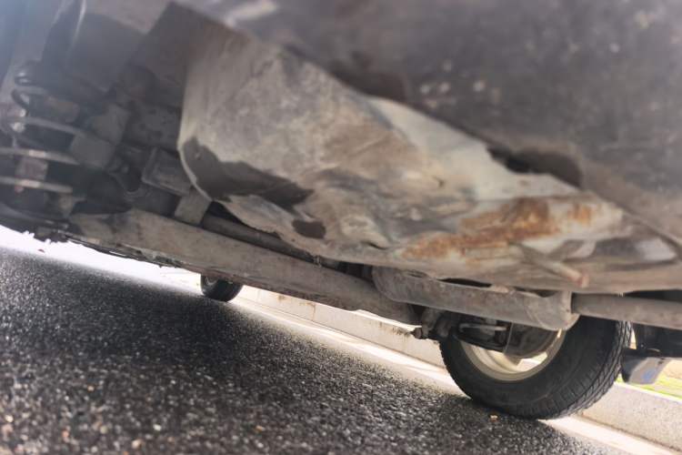 Used Hyundai Verna (older generation) 2010 Sedan 1.4L Manual Comfort GS Chassis Rear Left