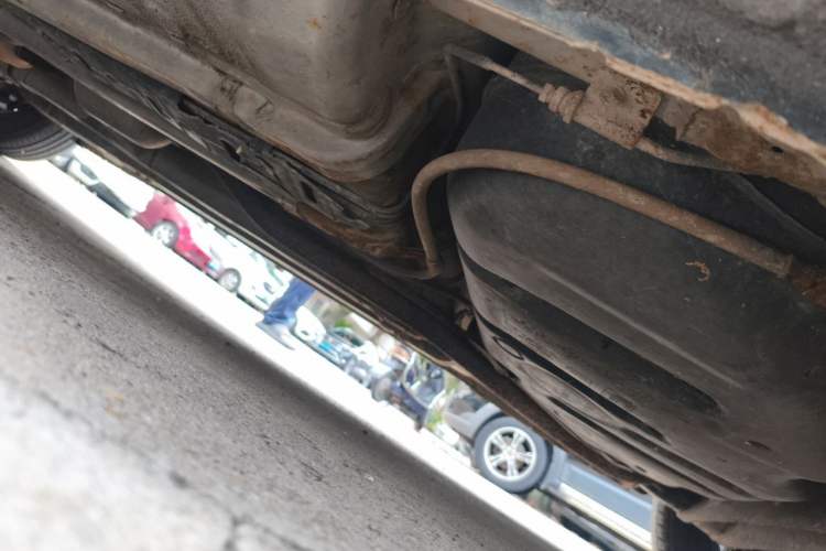 Used Hyundai Verna (older generation) 2010 Sedan 1.4L Manual Comfort GS Chassis Rear Left