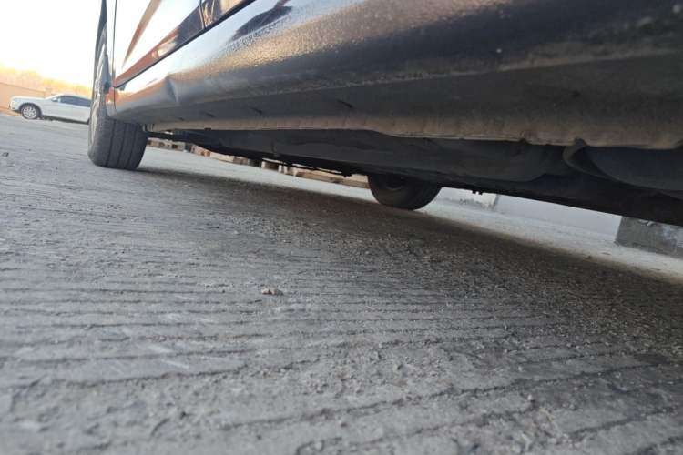 Used Hyundai Verna (older generation) 2010 Sedan 1.4L Manual Comfort GS Chassis Rear Left