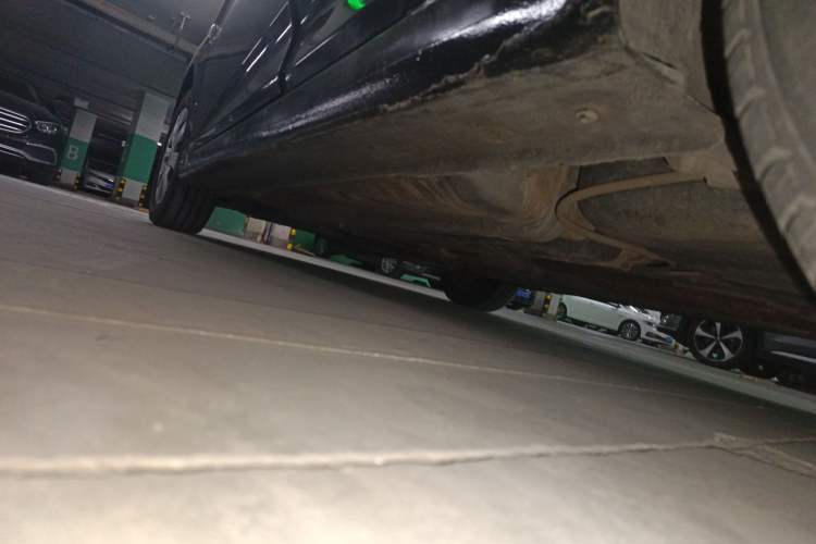 Used Hyundai Verna (older generation) 2010 Sedan 1.4L Manual Comfort GS Chassis Rear Left