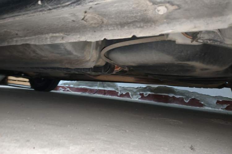 Used Hyundai Verna (older generation) 2010 Sedan 1.4L Manual Comfort GS Chassis Rear Left