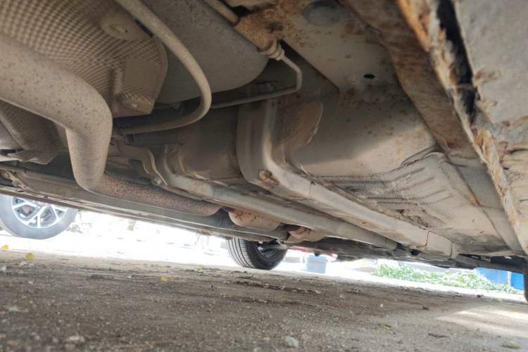 Used Hyundai Verna (older generation) 2010 Sedan 1.4L Manual Standard GL Model Chassis Rear Right