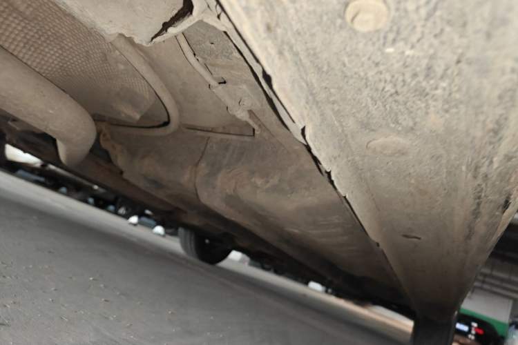 Used Hyundai Verna (older generation) 2010 Sedan 1.4L Manual Comfort GS Chassis Rear Right