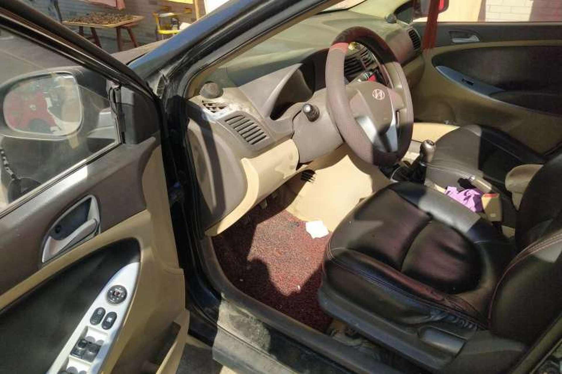 Used Hyundai Verna (older generation) 2010 Sedan 1.4L Manual Comfort GS Driver Seat