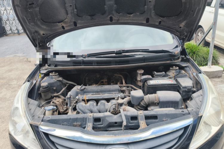 Used Hyundai Verna (older generation) 2010 Sedan 1.4L Manual Comfort GS Engine Bay