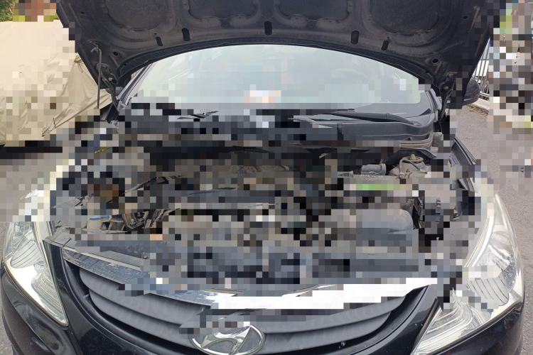 Used Hyundai Verna (older generation) 2010 Sedan 1.4L Manual Comfort GS Engine Bay