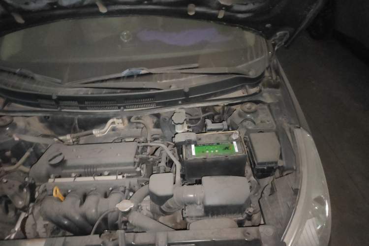 Used Hyundai Verna (older generation) 2010 Sedan 1.4L Manual Comfort GS Engine Bay Left