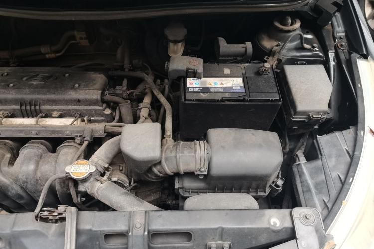 Used Hyundai Verna (older generation) 2010 Sedan 1.4L Manual Comfort GS Engine Bay Left