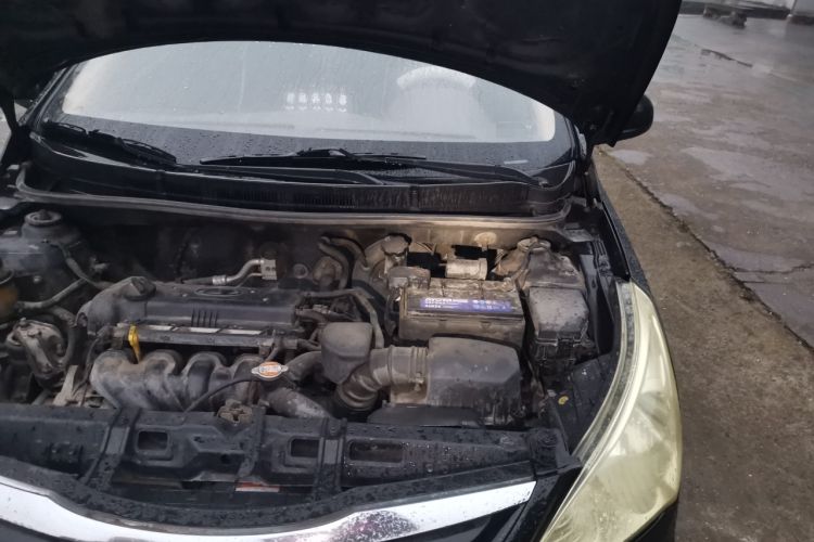 Used Hyundai Verna (older generation) 2010 Sedan 1.4L Manual Comfort GS Engine Bay Left