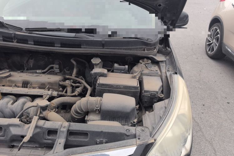 Used Hyundai Verna (older generation) 2010 Sedan 1.4L Manual Comfort GS Engine Bay Left