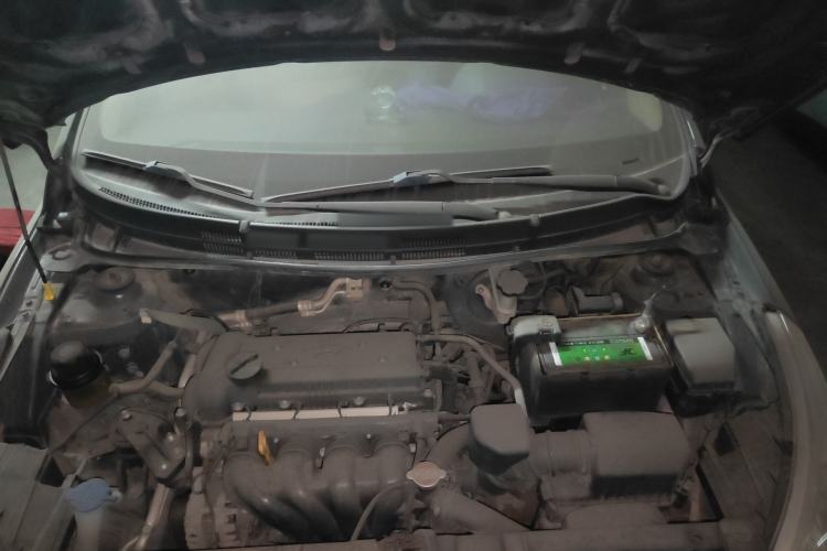 Used Hyundai Verna (older generation) 2010 Sedan 1.4L Manual Comfort GS Engine Bay
