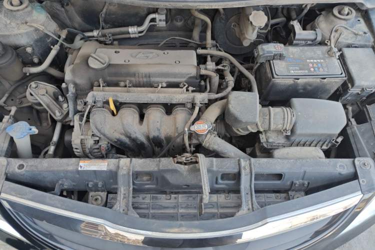 Used Hyundai Verna (older generation) 2010 Sedan 1.4L Manual Comfort GS Engine Bay