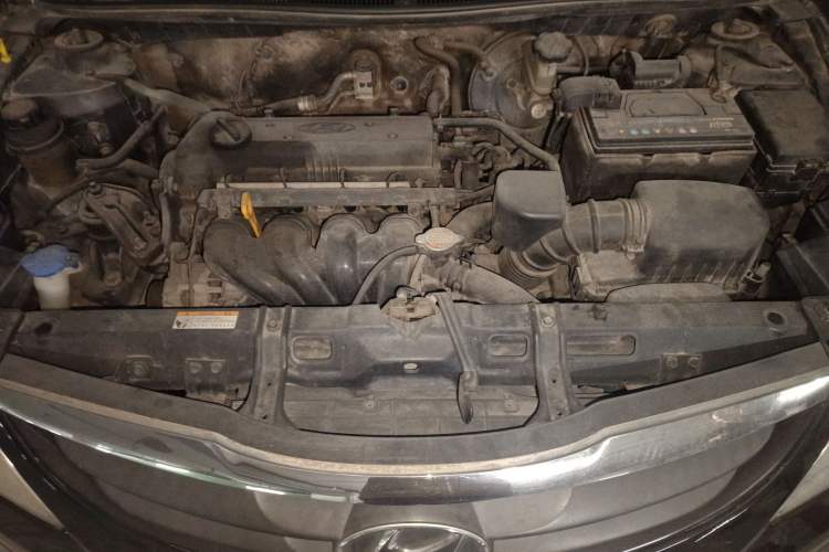 Used Hyundai Verna (older generation) 2010 Sedan 1.4L Manual Comfort GS Engine Bay