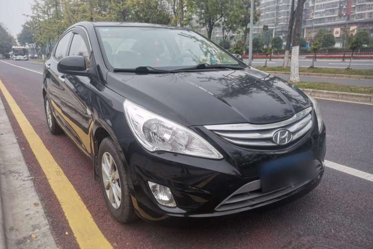 Used Hyundai Verna (older generation) 2010 Sedan 1.4L Manual Comfort GS Exterior 2