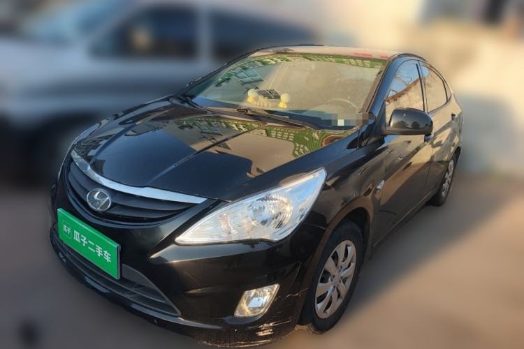 Used Hyundai Verna (older generation) 2010 Sedan 1.4L Manual Comfort GS Front Left 45 Deg
