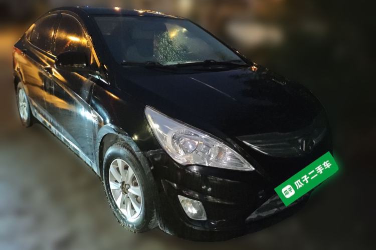 Used Hyundai Verna (older generation) 2010 Sedan 1.4L Manual Comfort GS Front Right 45 Deg