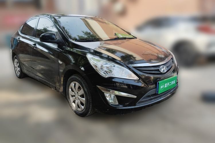 Used Hyundai Verna (older generation) 2010 Sedan 1.4L Manual Standard GL Model Front Right 45 Deg