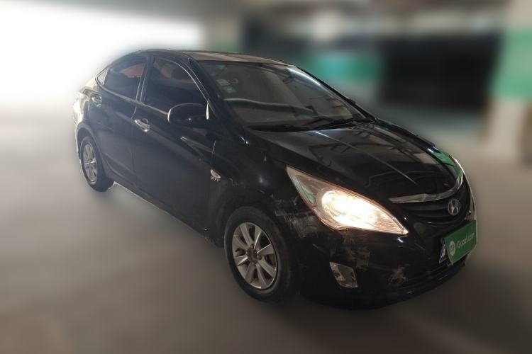 Used Hyundai Verna (older generation) 2010 Sedan 1.4L Manual Comfort GS Front Right 45 Deg