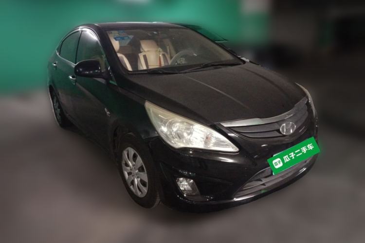 Used Hyundai Verna (older generation) 2010 Sedan 1.4L Manual Comfort GS Front Right 45 Deg