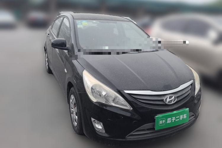 Used Hyundai Verna (older generation) 2010 Sedan 1.4L Manual Comfort GS Front Right 45 Deg