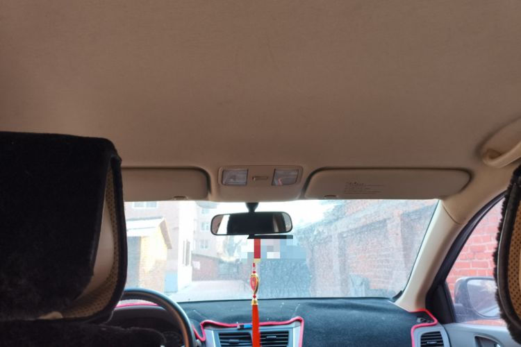Used Hyundai Verna (older generation) 2010 Sedan 1.4L Manual Standard GL Model Headliner
