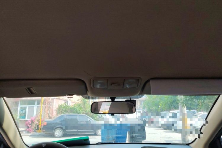 Used Hyundai Verna (older generation) 2010 Sedan 1.4L Manual Standard GL Model Headliner
