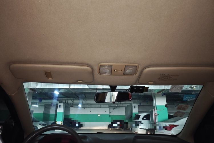Used Hyundai Verna (older generation) 2010 Sedan 1.4L Manual Comfort GS Headliner