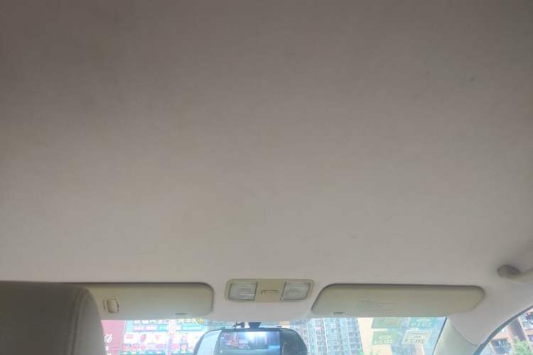 Used Hyundai Verna (older generation) 2010 Sedan 1.4L Manual Comfort GS Headliner