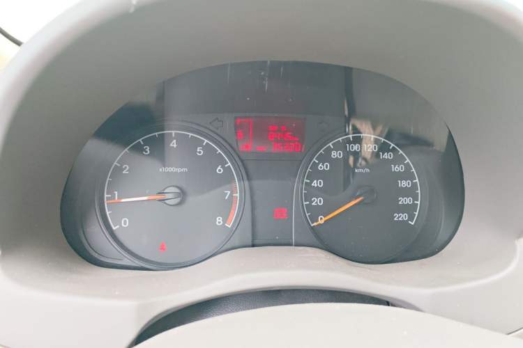 Used Hyundai Verna (older generation) 2010 Sedan 1.4L Manual Comfort GS Instrument Cluster