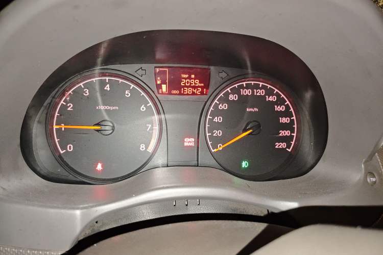 Used Hyundai Verna (older generation) 2010 Sedan 1.4L Manual Comfort GS Instrument Cluster