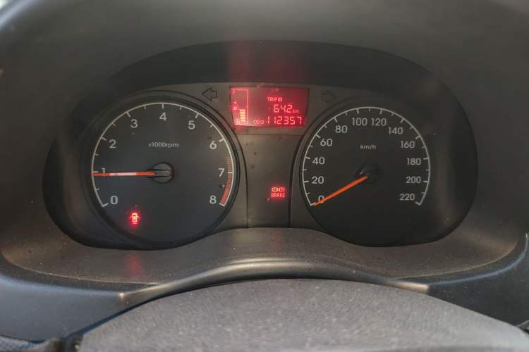Used Hyundai Verna (older generation) 2010 Sedan 1.4L Manual Comfort GS Instrument Cluster