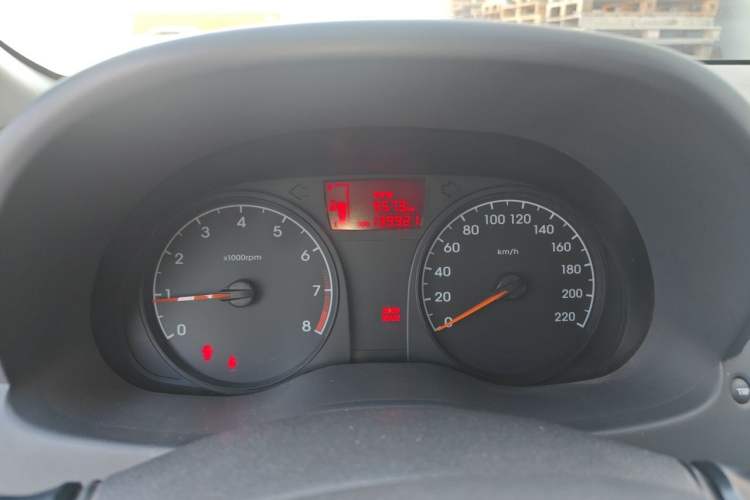 Used Hyundai Verna (older generation) 2010 Sedan 1.4L Manual Comfort GS Instrument Cluster