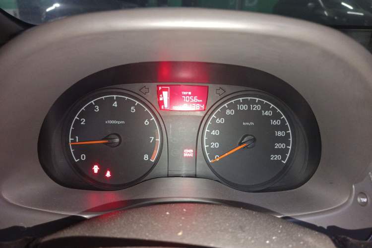 Used Hyundai Verna (older generation) 2010 Sedan 1.4L Manual Comfort GS Instrument Cluster