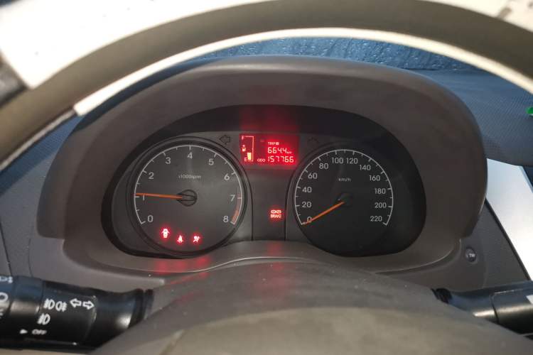 Used Hyundai Verna (older generation) 2010 Sedan 1.4L Manual Comfort GS Instrument Cluster