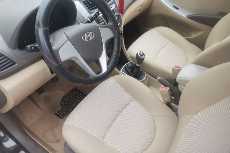 Used Hyundai Verna (older generation) 2010 Sedan 1.4L Manual Comfort GS Interior 1