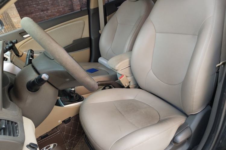 Used Hyundai Verna (older generation) 2010 Sedan 1.4L Manual Standard GL Model Left Front Seat