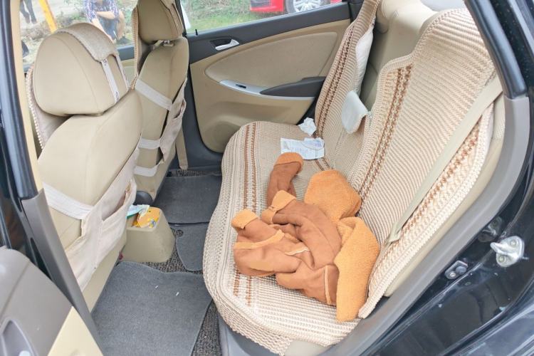 Used Hyundai Verna (older generation) 2010 Sedan 1.4L Manual Comfort GS Left Rear Seat