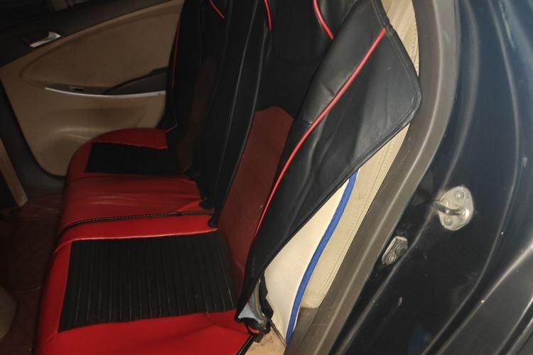 Used Hyundai Verna (older generation) 2010 Sedan 1.4L Manual Comfort GS Left Rear Seat