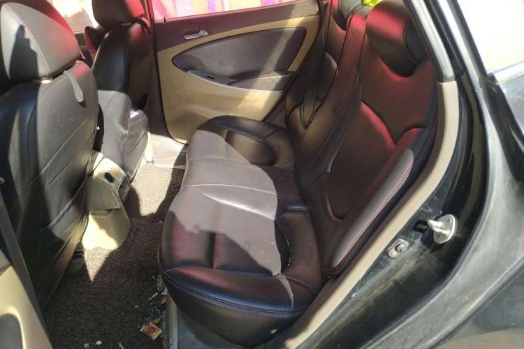 Used Hyundai Verna (older generation) 2010 Sedan 1.4L Manual Comfort GS Left Rear Seat