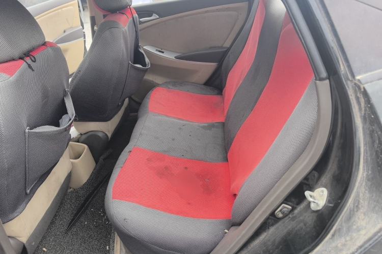 Used Hyundai Verna (older generation) 2010 Sedan 1.4L Manual Comfort GS Left Rear Seat