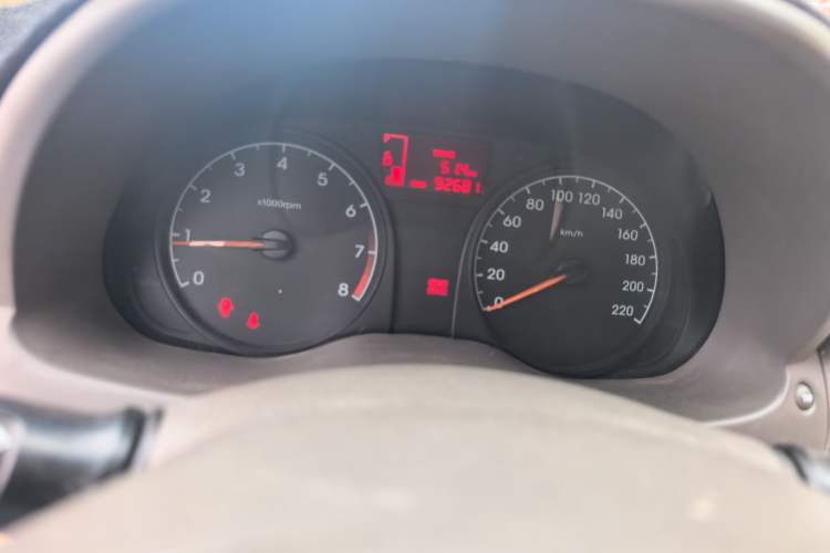 Used Hyundai Verna (older generation) 2010 Sedan 1.4L Manual Comfort GS Odometer Close Up
