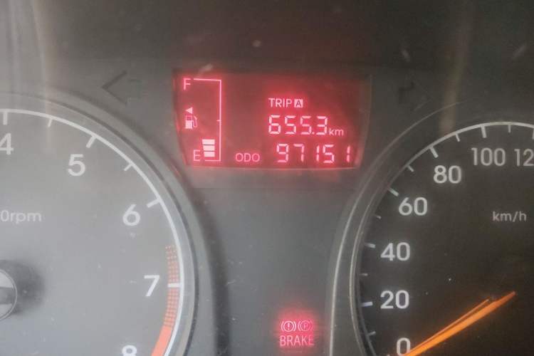 Used Hyundai Verna (older generation) 2010 Sedan 1.4L Manual Standard GL Model Odometer Close Up