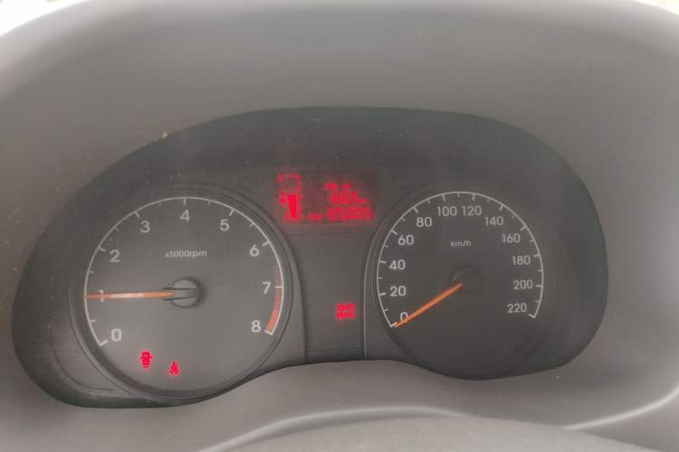 Used Hyundai Verna (older generation) 2010 Sedan 1.4L Manual Comfort GS Odometer Close Up