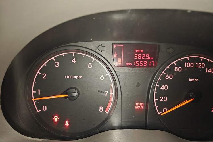 Used Hyundai Verna (older generation) 2010 Sedan 1.4L Manual Comfort GS Odometer Close Up