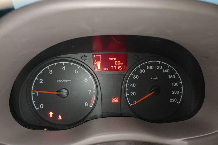 Used Hyundai Verna (older generation) 2010 Sedan 1.4L Manual Comfort GS Odometer Close Up