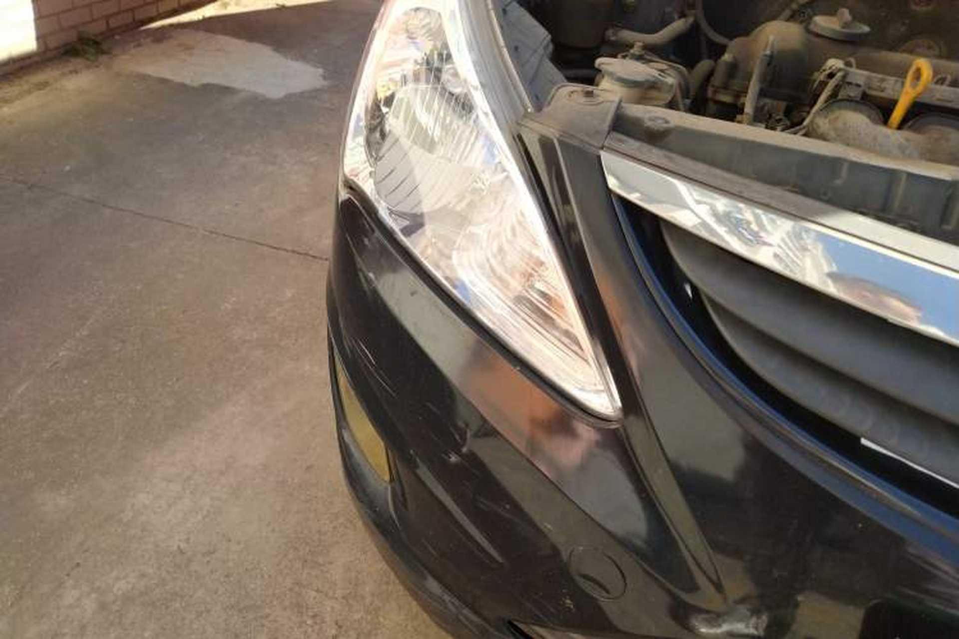 Used Hyundai Verna (older generation) 2010 Sedan 1.4L Manual Comfort GS Right Front Headlight
