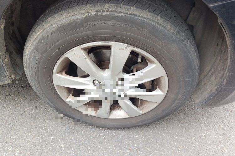 Used Hyundai Verna (older generation) 2010 Sedan 1.4L Manual Comfort GS Right Front Wheel Hub