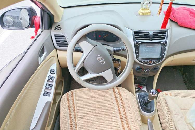 Used Hyundai Verna (older generation) 2010 Sedan 1.4L Manual Comfort GS Steering Wheel